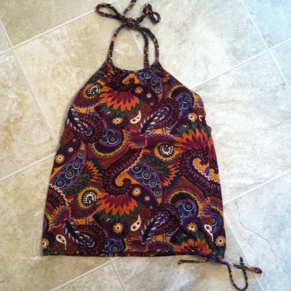 💥SOLD💥💥REDUCED💥 Halter Top with Tie