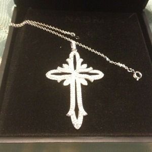 Gorgeous Diamond cross necklace