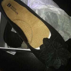 White mountain cushion insole flats