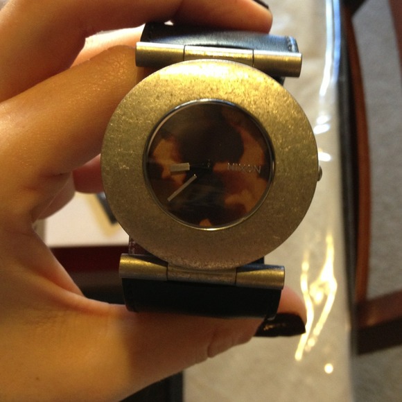 Nixon Superior Watch - Picture 2 of 4