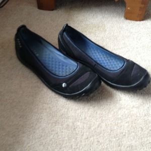 Sold! Privo by Clarks flats size 8.5