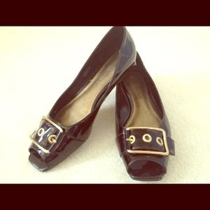 Bundle for valerie_del: Open Toe Gold Buckle Flats
