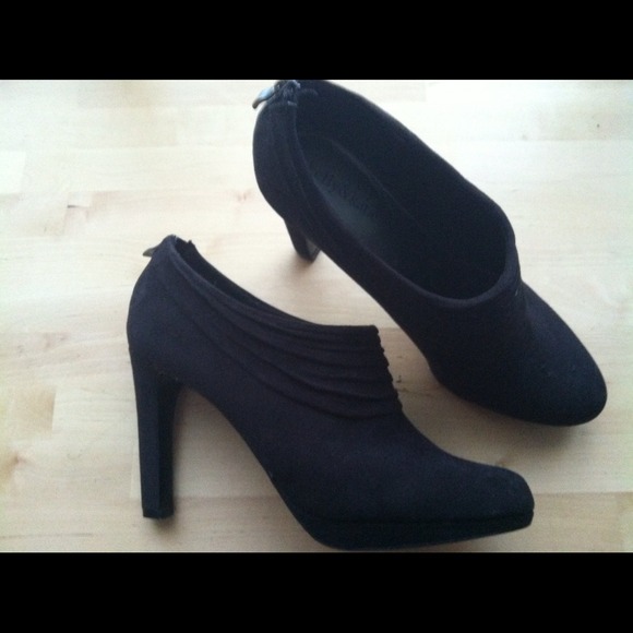 Kelly and Katie black ankle boots size 11