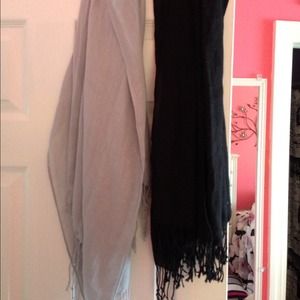 SOLD BUNDLE scarfs!