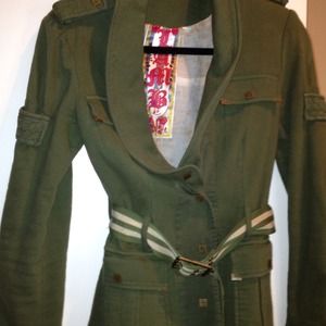 Lamb military green jacket with belt measures 26in