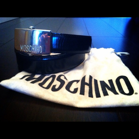 Authentic Moschino belt, final price!!