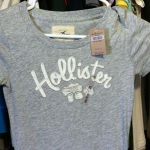 Hollister tee