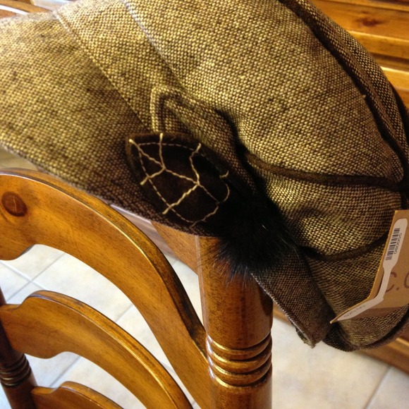 Hat - Picture 3 of 4