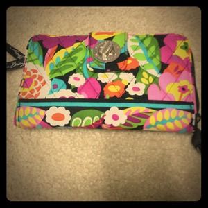Reduced!! Vera Bradley large wallet hold @stines