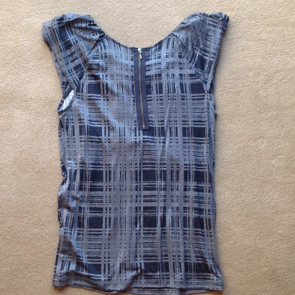 Top - Picture 2 of 2