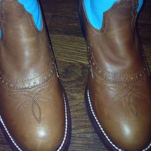NWOT***** Never worn Tony Lama Wonens boots