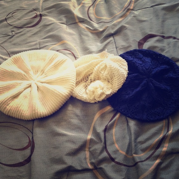💢SOLD💢Three Berets (Plain white,purple,white)