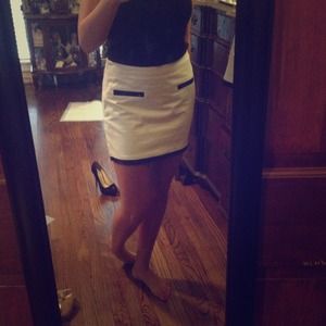 Black and white forever 21 skirt
