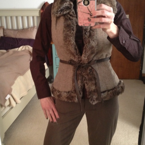 Vest with faux fur trim