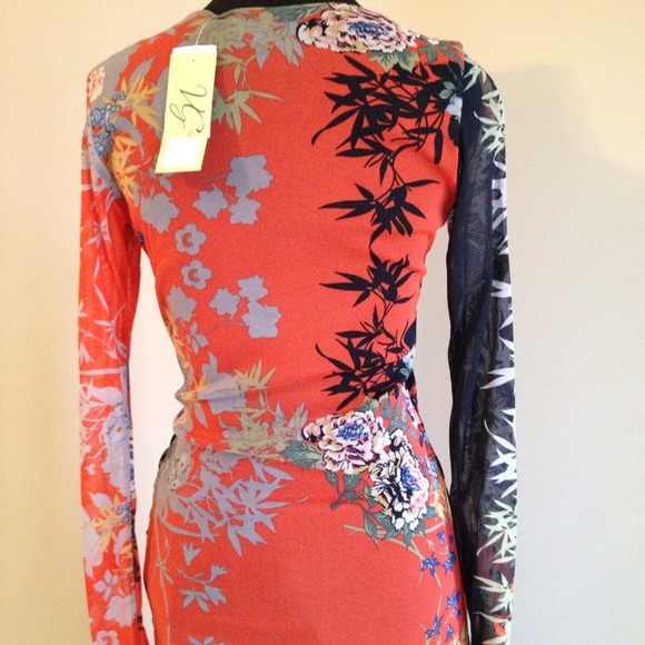 🎥 Gorgeous sheer floral top - Picture 3 of 4