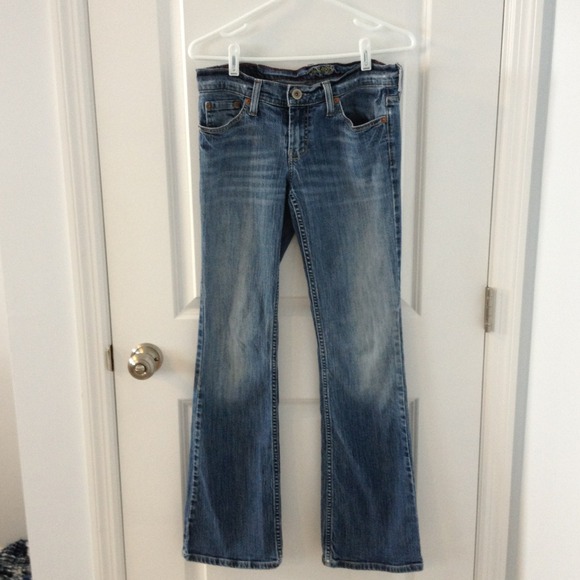 "Reduced" AE size 6 jeans