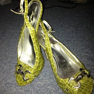 Reduced Anne Michelle faux crocodile upper