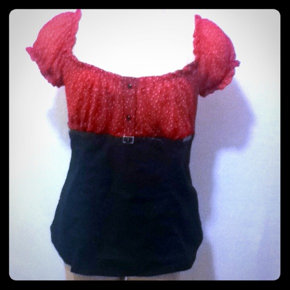 *Hold* Cute rockabilly top
