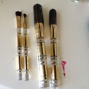 Estée Lauder brushes!