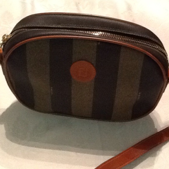 Fendi cross body. - Picture 1 of 4