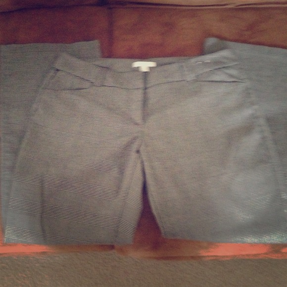 Size 8P New York and Company houndstooth pants
