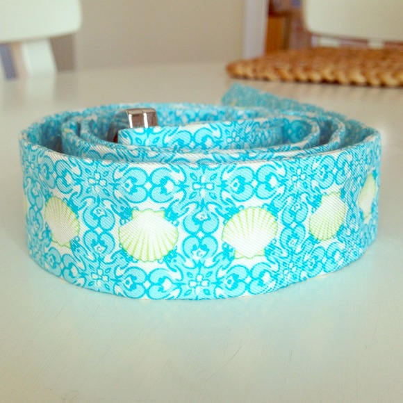 SOLD!!! Vineyard Vines Seashell Belt - Picture 1 of 4
