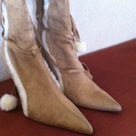 Boots - Picture 2 of 3