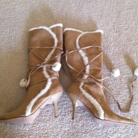 Boots - Picture 3 of 3