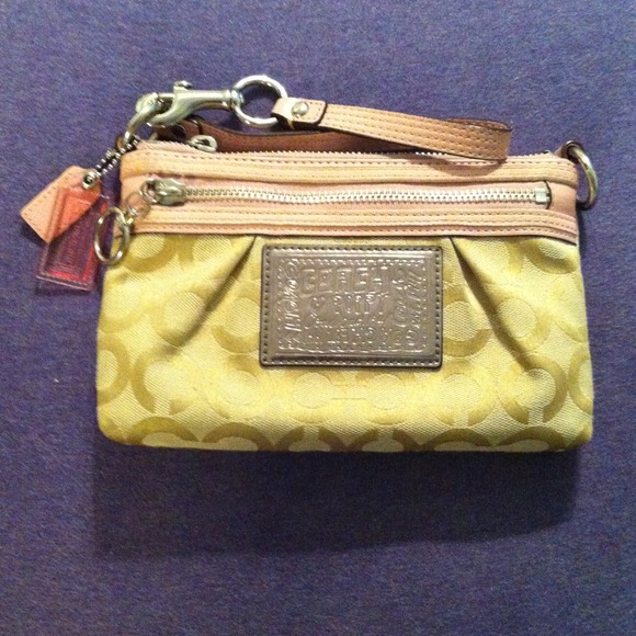 Coach Poppy Light Pink and Khaki Colored Wristlet