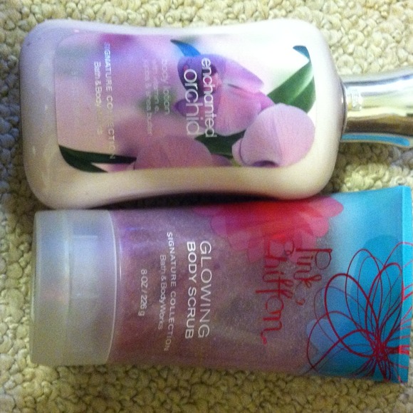 Bath and body works body scrub and body lotion - Picture 1 of 1