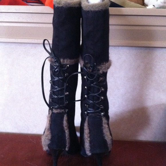Boots - Picture 2 of 3