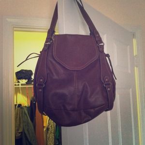Brown medium sized leather bag