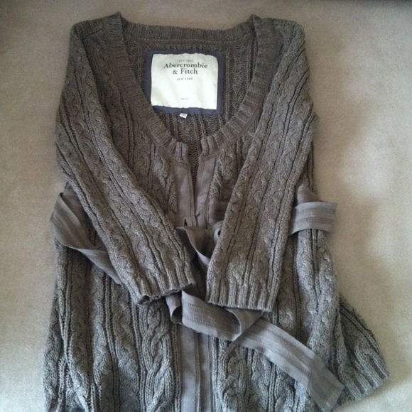Abercrombie tie at the waist sweater