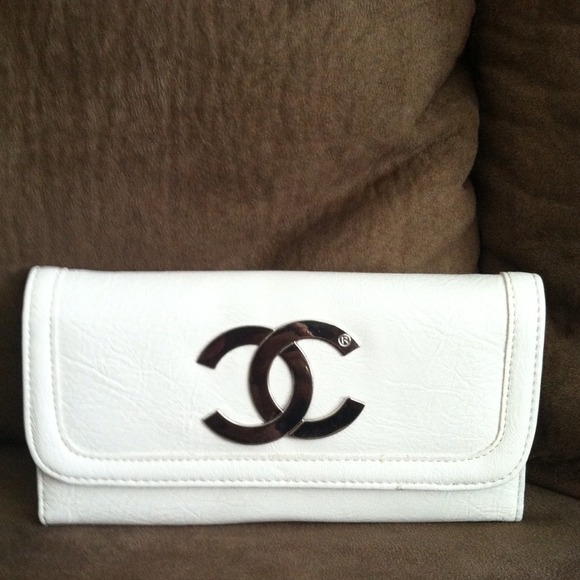 Chanel wallet!!!