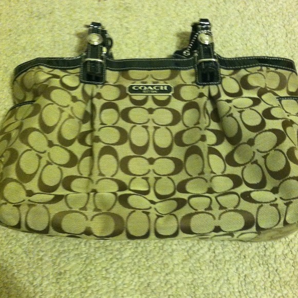 Coach purse - Picture 2 of 4