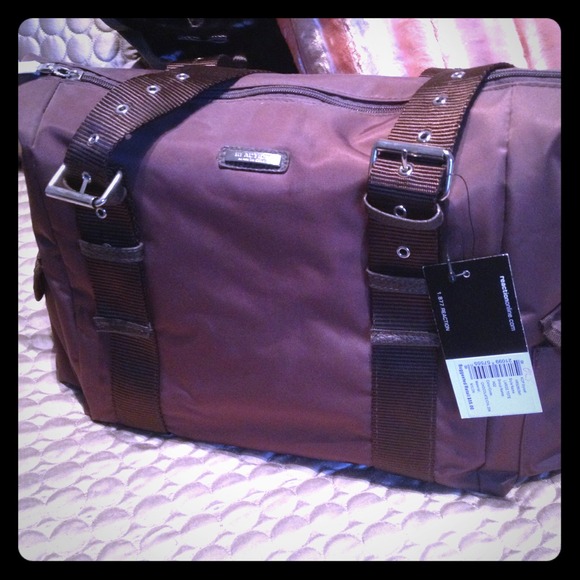 REDUCED!! Brand-new Kenneth cole bag.