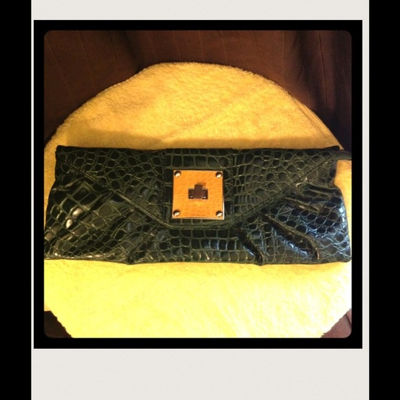 Nicole Miller Green croc envelope clutch - Picture 4 of 4