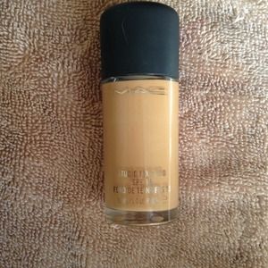***TRADED***MAC Studio Fix Fluid SPF15