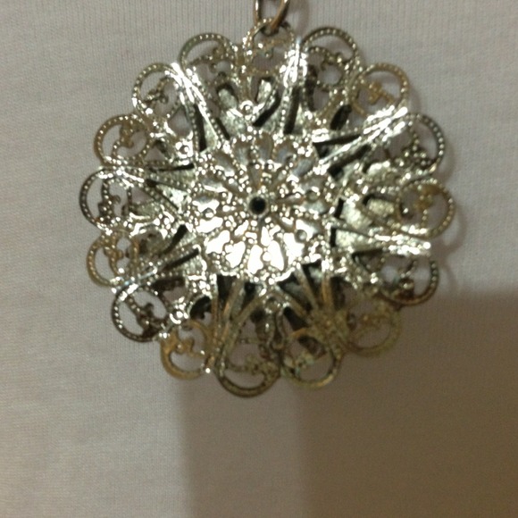 💥Sold in bundle   turquoise and silver  necklace - Picture 3 of 3