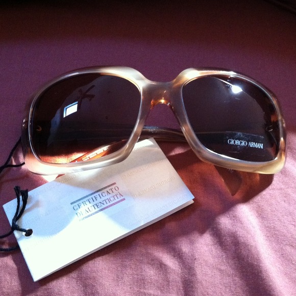 Giorgio Armani Accessories - 📛SOLD📛Giorgio Armani  660/S sunglasses