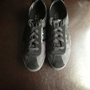 Coach Tennis Shoes *size 6*. For cajunmom2