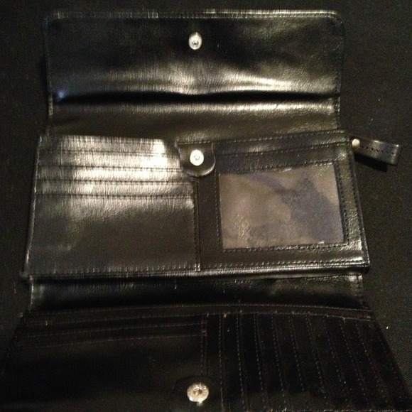 Kenneth Cole Wallet - Picture 2 of 3