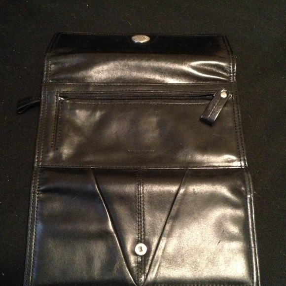 Kenneth Cole Wallet - Picture 3 of 3