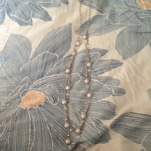 Charming Charlie double chain necklace w. earrings