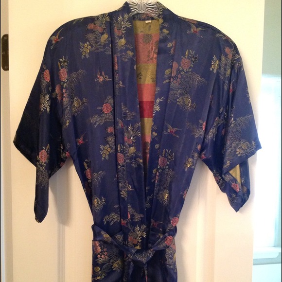 SOLD IN A BUNDLE ****Kimono style robe