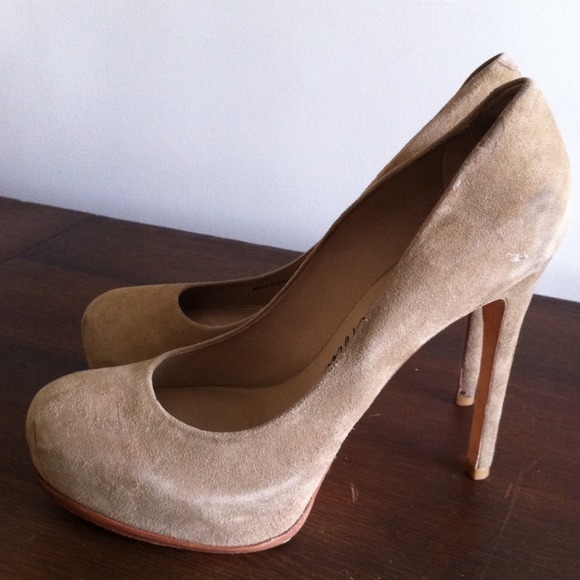 8.5 Sexy suede Pour La Victoire platform heels