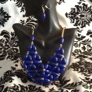 Beaded necklace and earring set