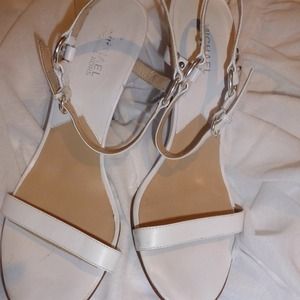 White strappy leather sandals great condition.Sz10