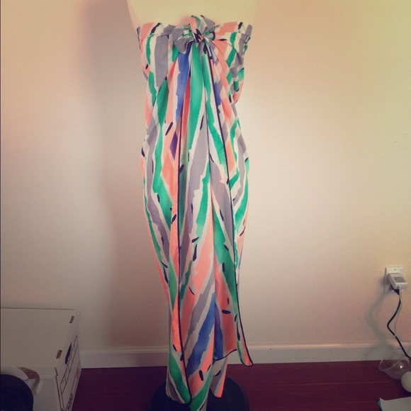 Colorful scarf 👙👗👠