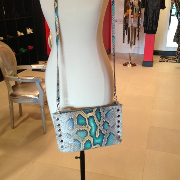 💝SOLD💝Hammitt Los Angeles leather clutch REDUCED - Picture 2 of 4